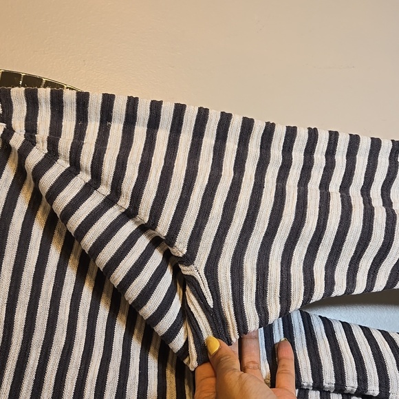 Eileen Fisher Striped Organic Linen Cotton Graphite Jersey Long-Sleeve Tee Shirt - Picture 4 of 10